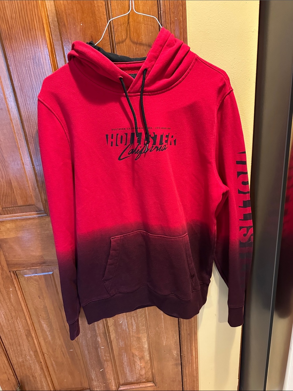 Hollister Men's Red to Black Ombre Pullover Hoodie